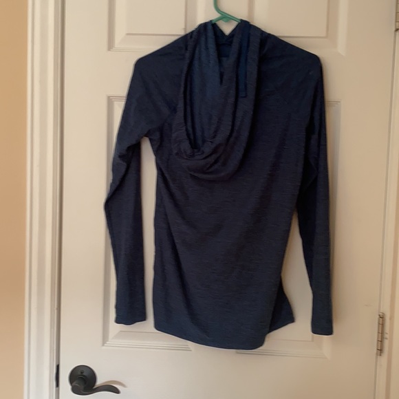 Workout shirt - Picture 2 of 2